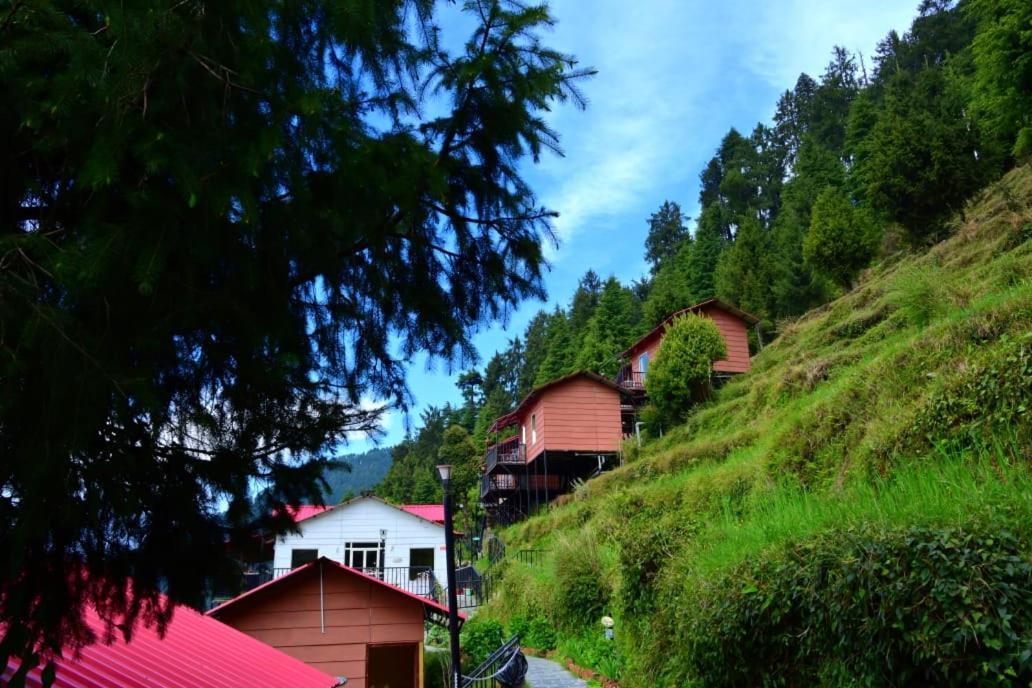 Aamod Resorts Dalhousie ! Luxury Cottage Resort Kültér fotó